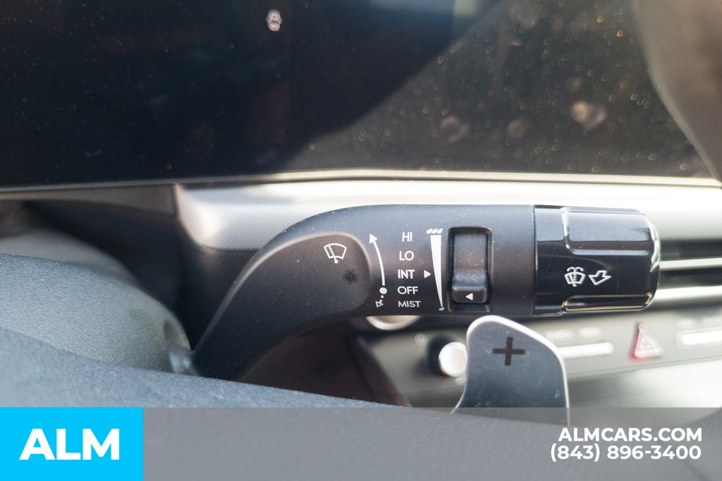 Used 2025 White Hyundai SEL image 12