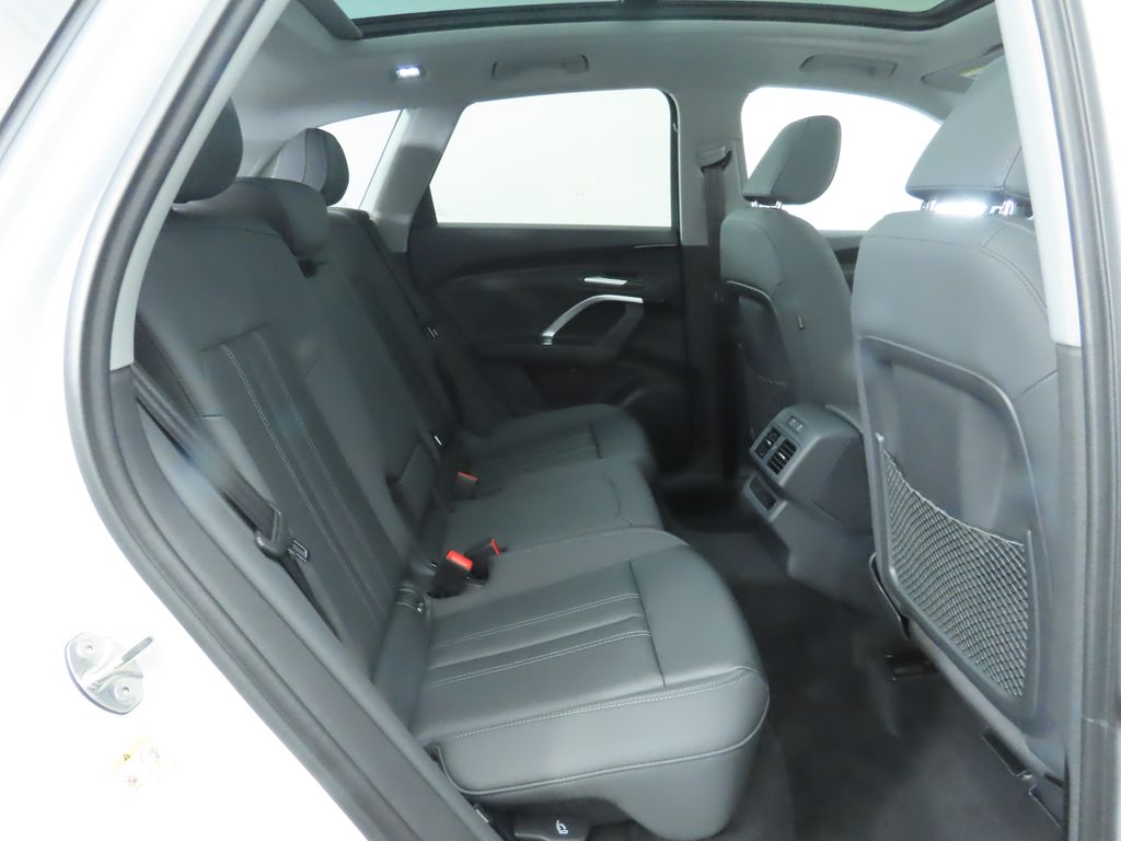 Thumbnail: 2025 Audi Q5 - 24