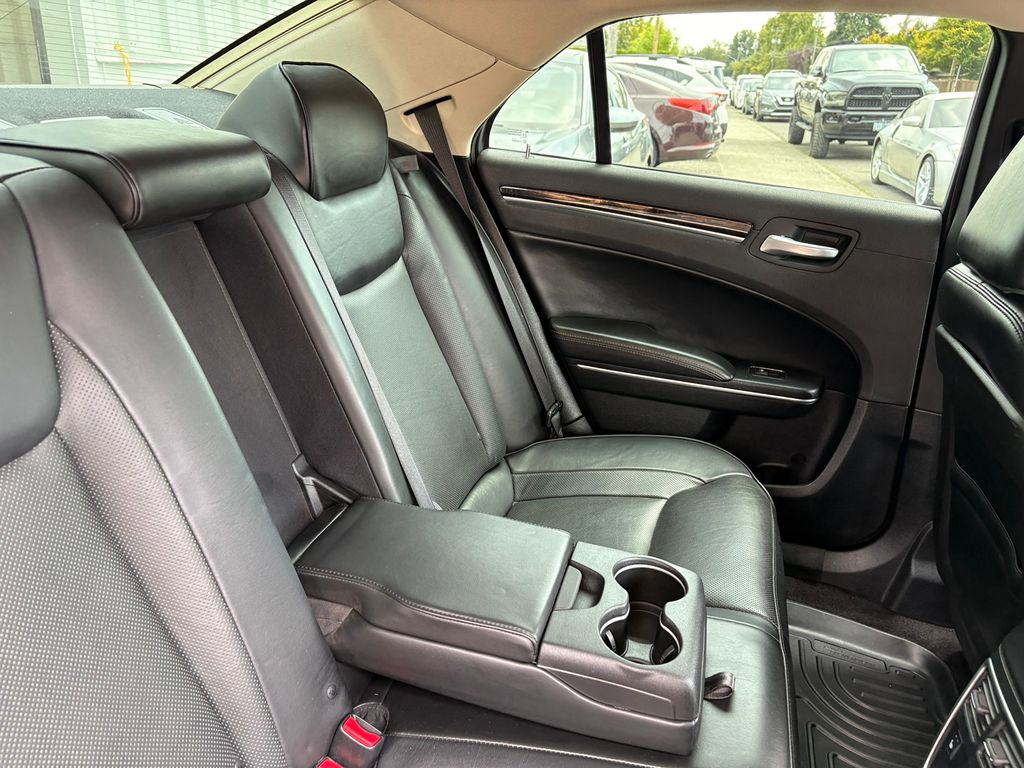 2017 Chrysler 300 C