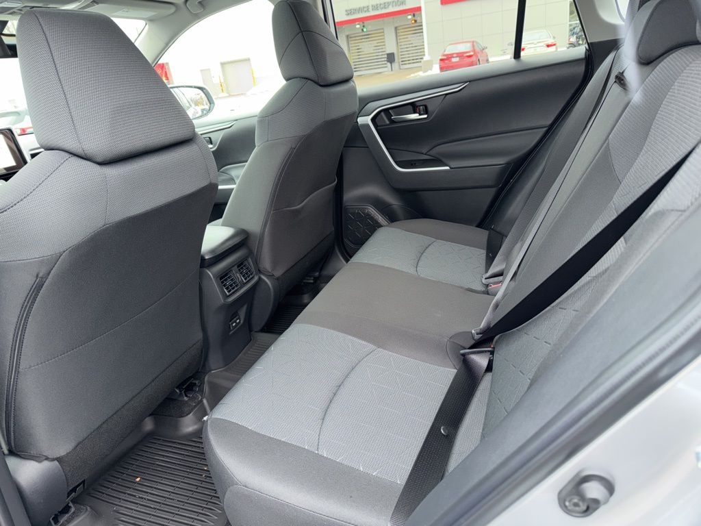 Thumbnail: 2025 Toyota RAV4 - 21