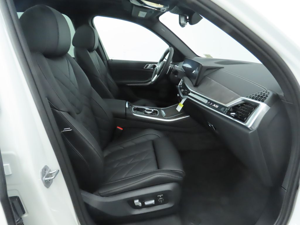 Thumbnail: 2025 BMW X5 - 21