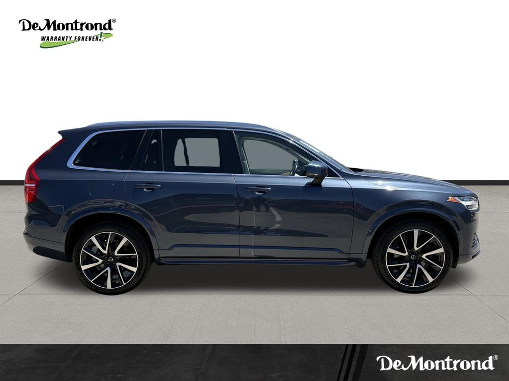 Used 2022 Denim Blue Metallic Volvo T6 Momentum image 4