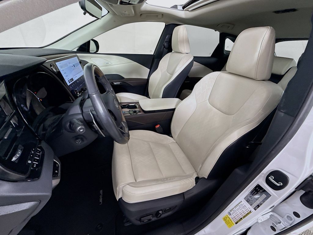 Thumbnail: 2023 Lexus RX - 21