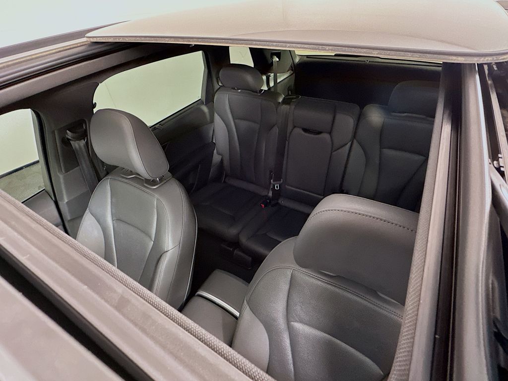 Thumbnail: 2021 Audi Q7 - 22