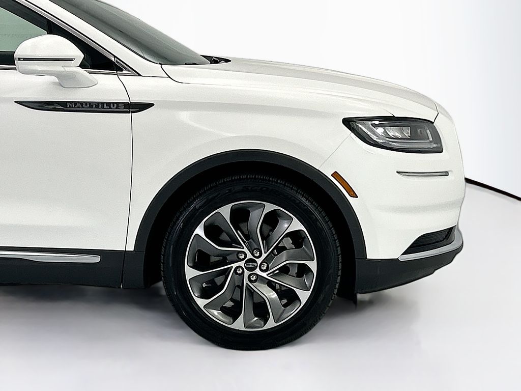 Thumbnail: 2022 Lincoln Nautilus - 11