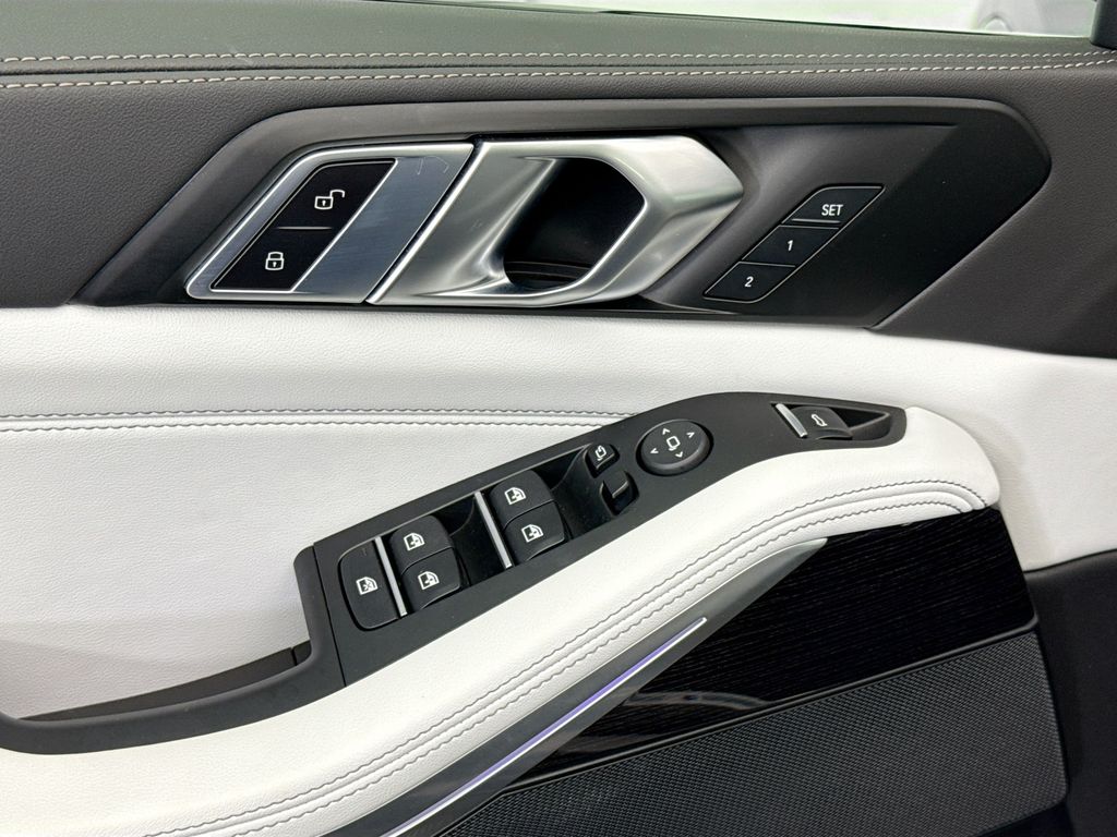 Thumbnail: 2026 BMW X5 - 22