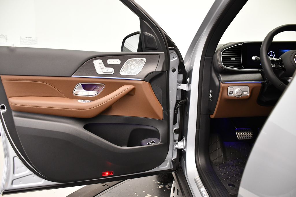 Thumbnail: 2025 Mercedes-Benz GLS - 31