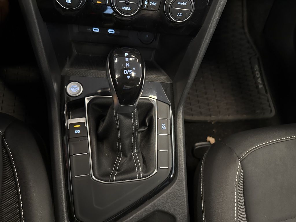 2024 Volkswagen Taos SE photo 20