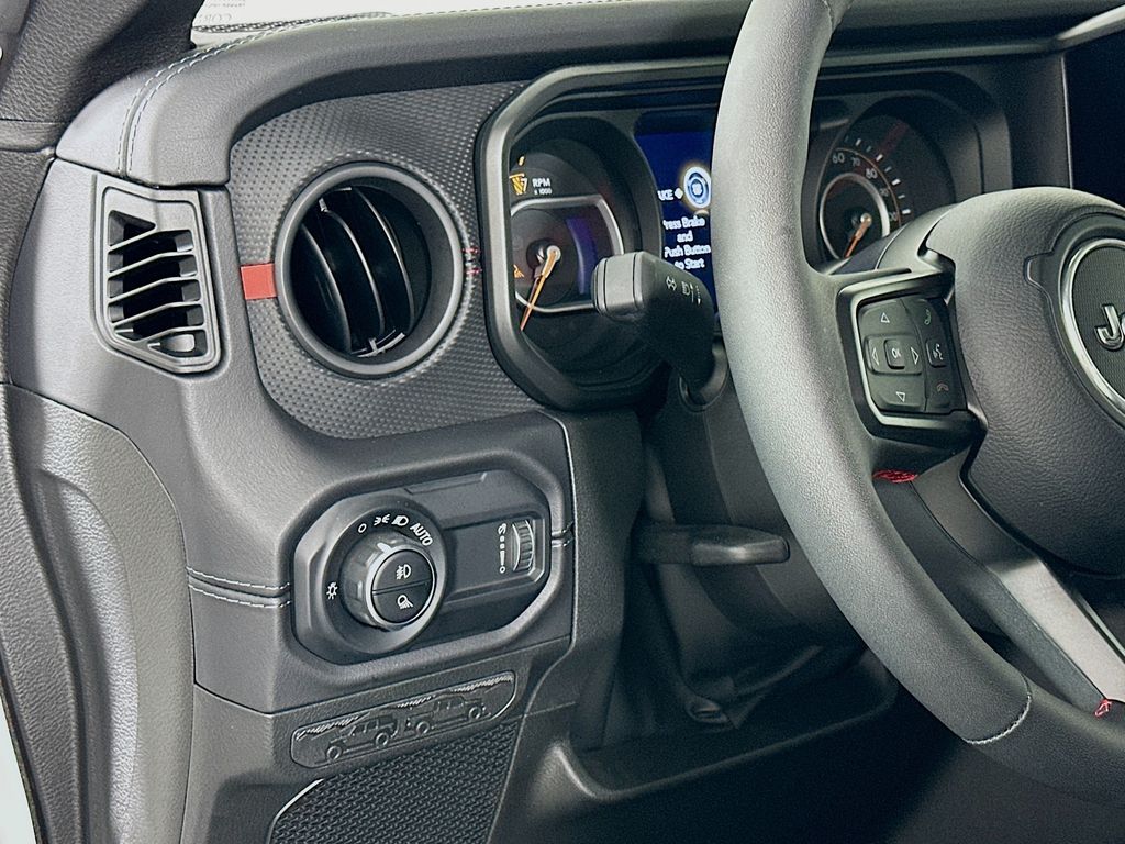 Thumbnail: 2024 Jeep Gladiator - 10