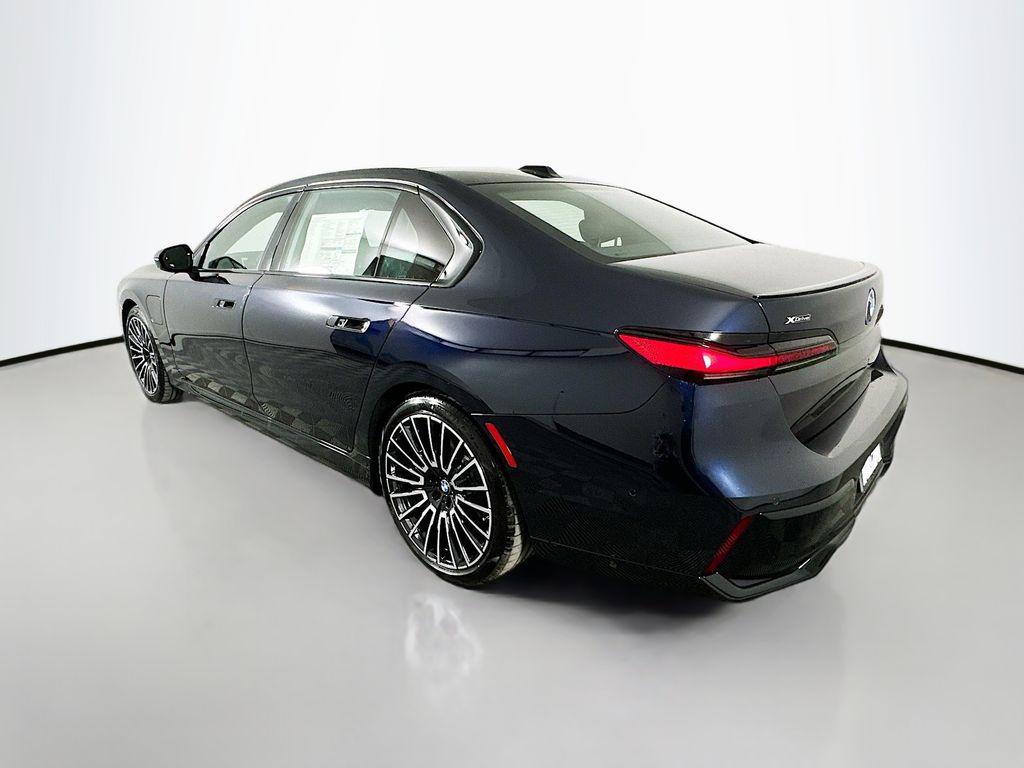Thumbnail: 2026 BMW 7 Series - 7