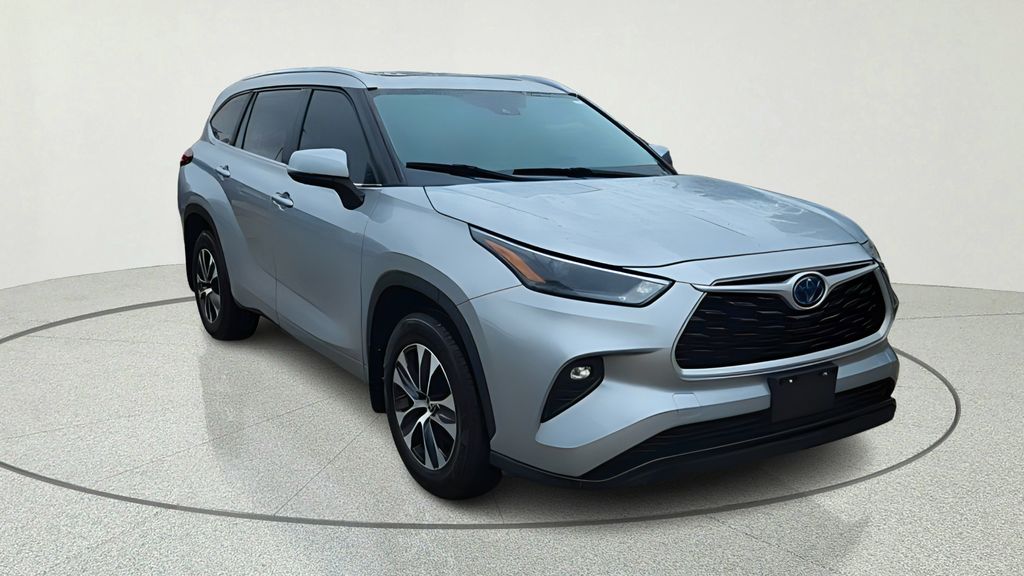 2023 Toyota Highlander Hybrid XLE