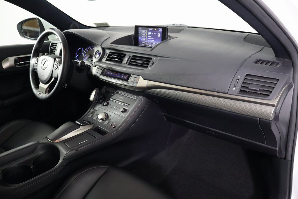 Thumbnail: 2015 Lexus CT - 9