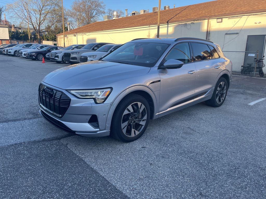 Florett Silver Metallic 2023 Audi e-tron Premium Plus quattro SUV AWD SUV / Crossover All-Wheel Drive Automatic