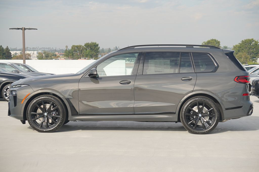 Thumbnail: 2026 BMW X7 - 4