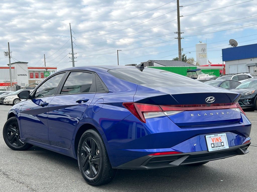 2023 Hyundai Elantra SEL photo
