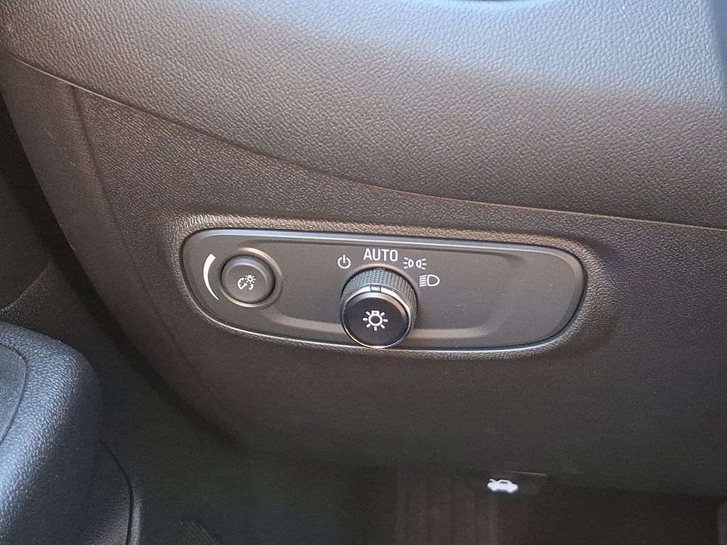 Thumbnail: 2023 Chevrolet Equinox - 23