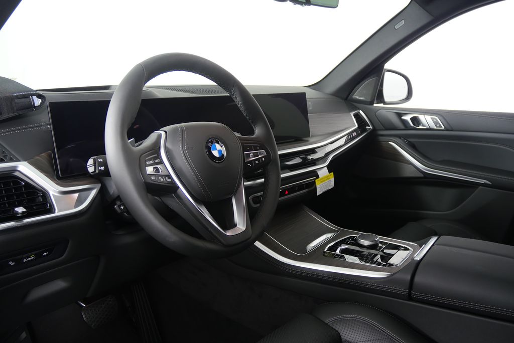 Thumbnail: 2026 BMW X5 - 12