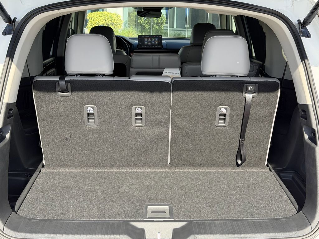 new 2025 Honda Pilot car, priced at $49,296