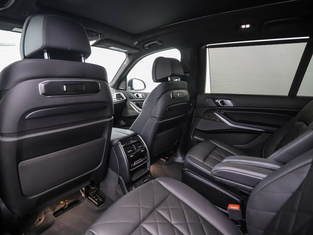 Thumbnail: 2023 BMW X7 - 21