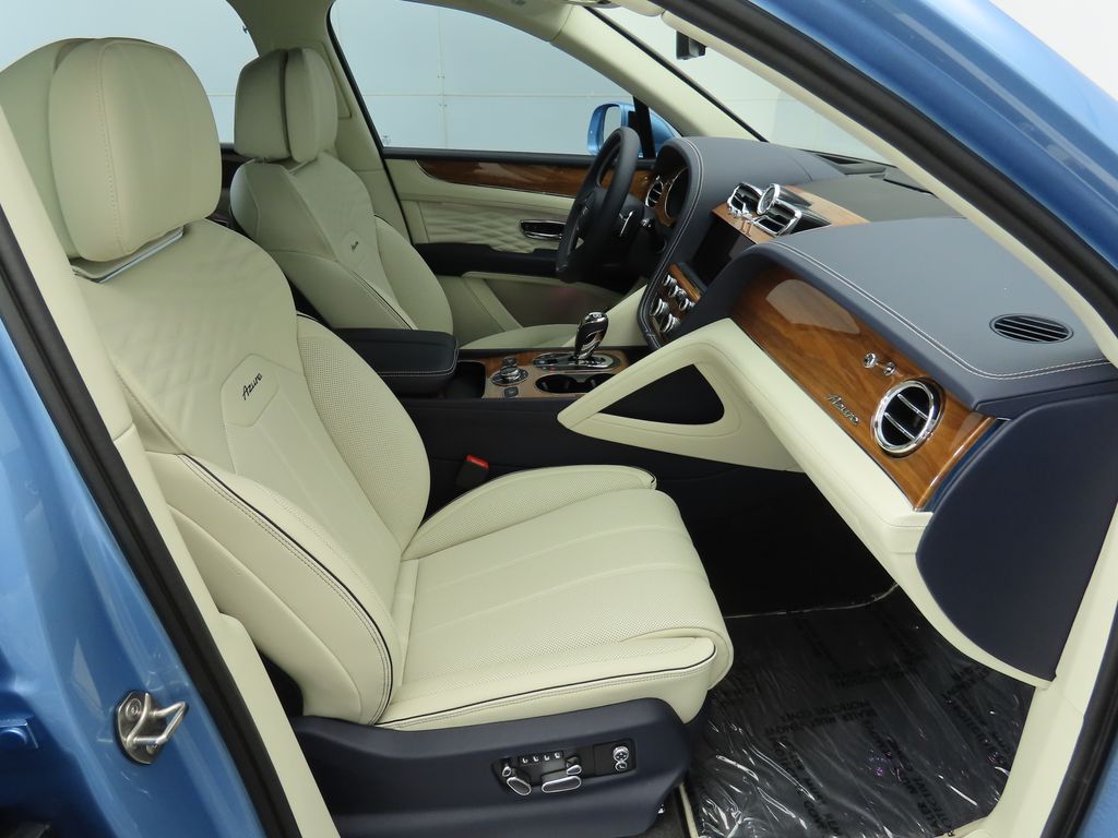 Thumbnail: 2025 Bentley Bentayga - 20