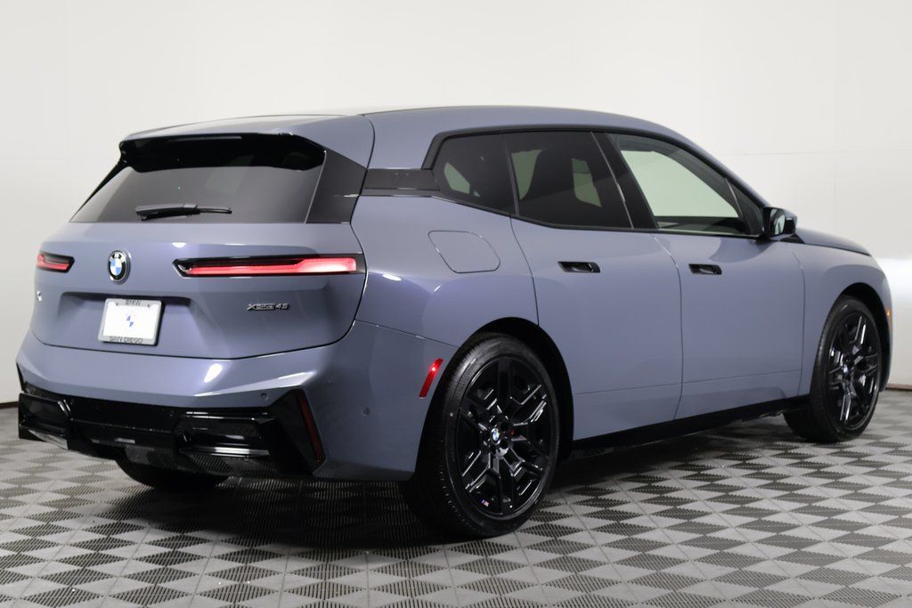 Thumbnail: 2026 BMW iX - 2