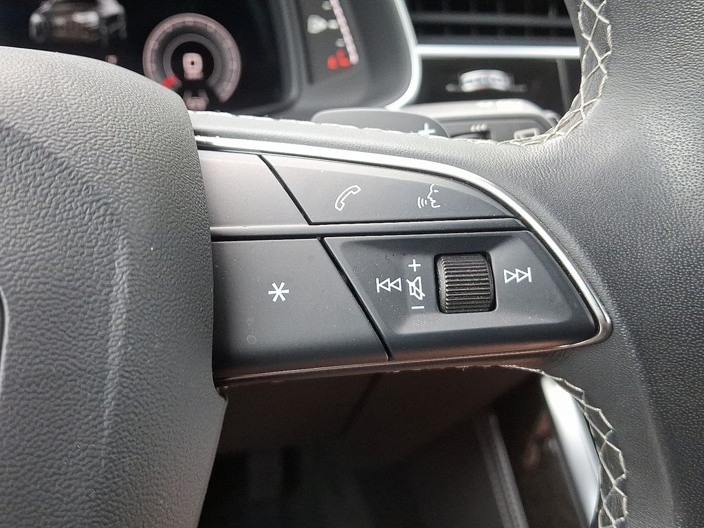 Thumbnail: 2022 Audi Q8 - 23