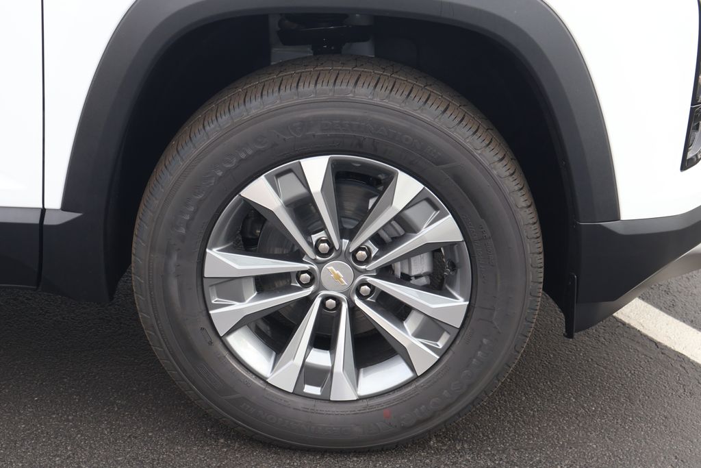 Thumbnail: 2026 Chevrolet Equinox - 11