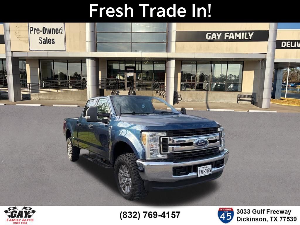 Blue 2018 Ford F-250 Super Duty XLT Crew Cab 4WD Pickup Truck Four-Wheel Drive 6-Speed Automatic