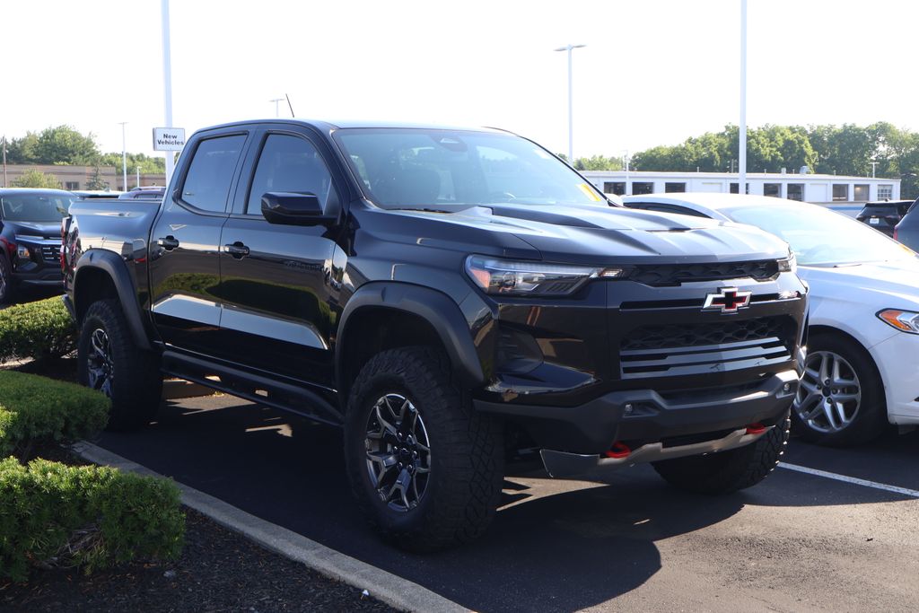 Thumbnail: 2024 Chevrolet Colorado - 3