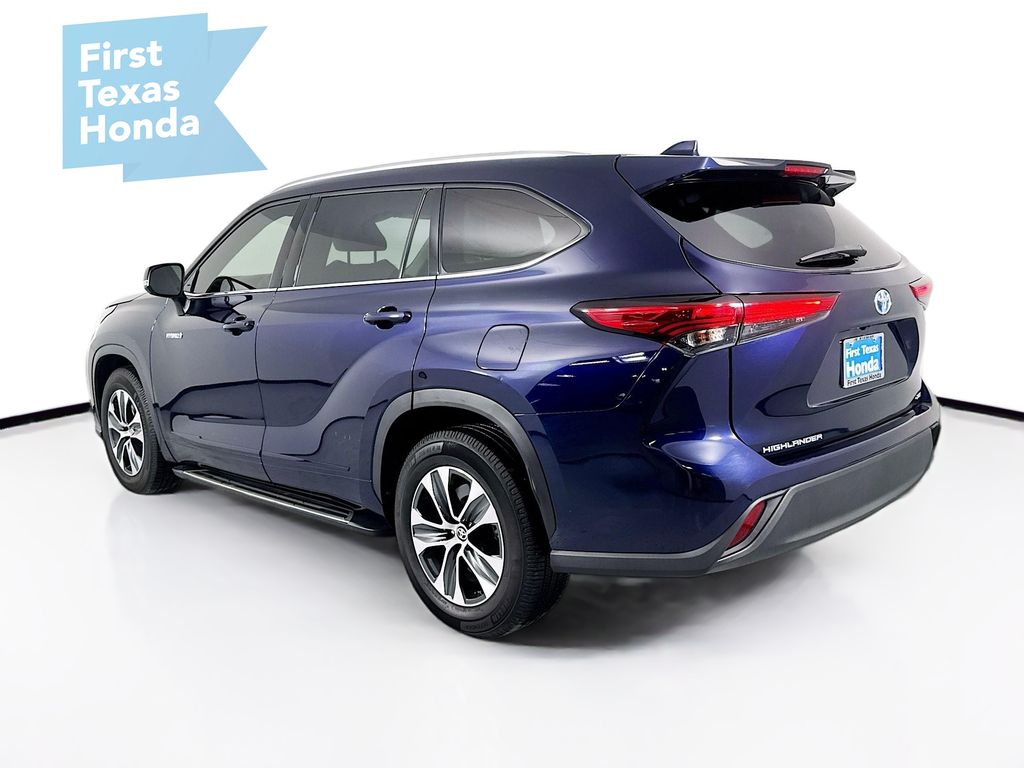 2021 Toyota Highlander Hybrid XLE photo