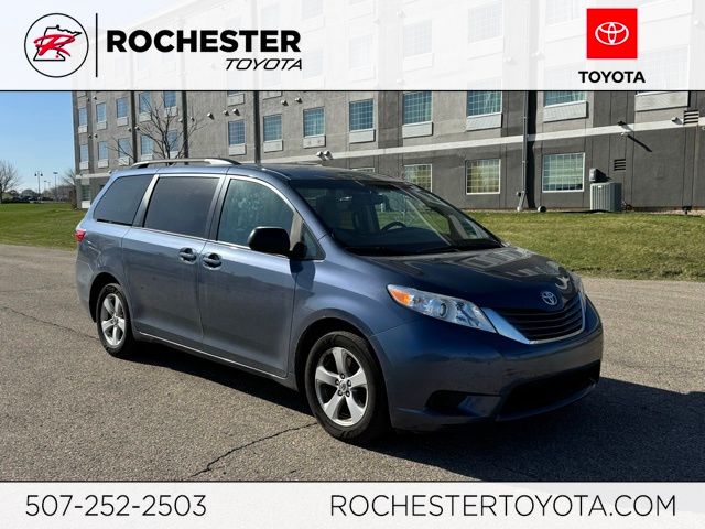 Shoreline Blue Pearl 2016 Toyota Sienna XLE 7-Passenger Auto Access Seat Minivan Front-Wheel Drive 6-Speed Automatic Overdrive