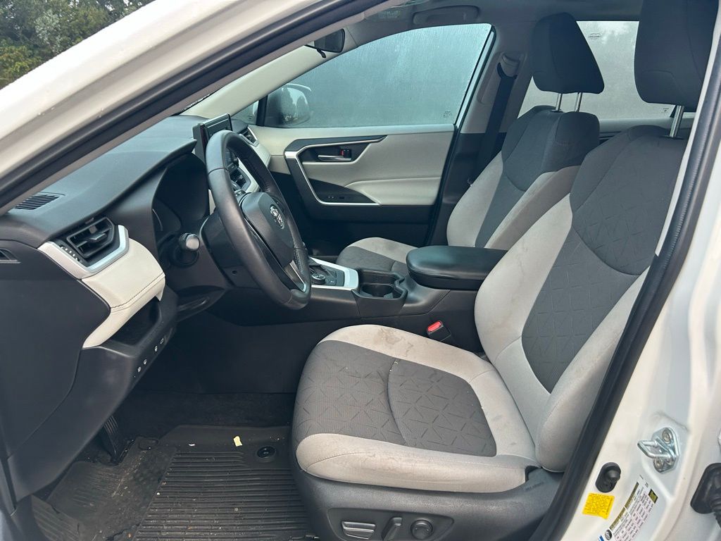 Thumbnail: 2021 Toyota RAV4 - 13