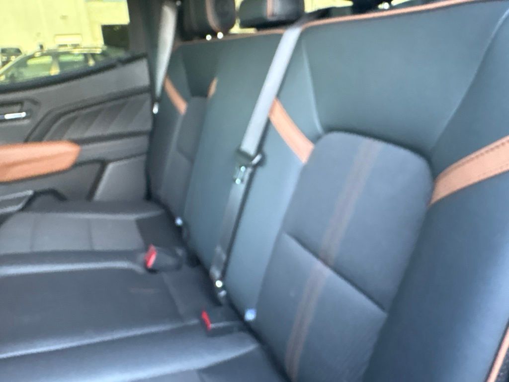 2024 GMC Canyon — photo 9