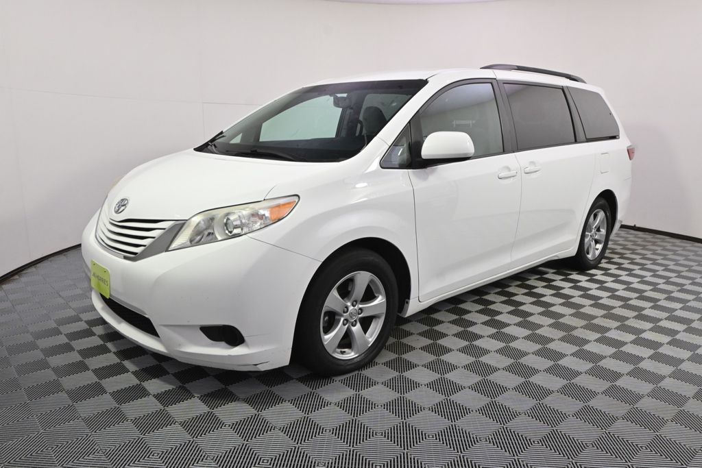 Used 2016  Toyota LE image 2