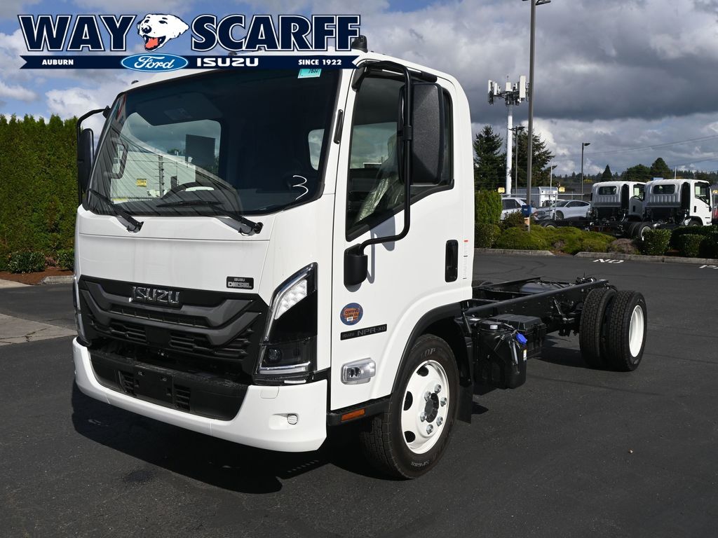 2025 Isuzu NPR XD 