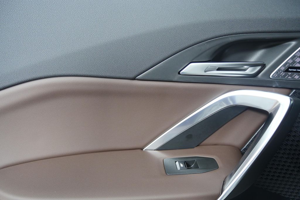2025 BMW X1 xDrive28i 13