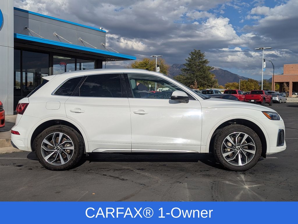 2022 Audi Q5 45 S line Premium Plus 2