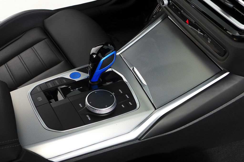 Thumbnail: 2023 BMW i4 - 16