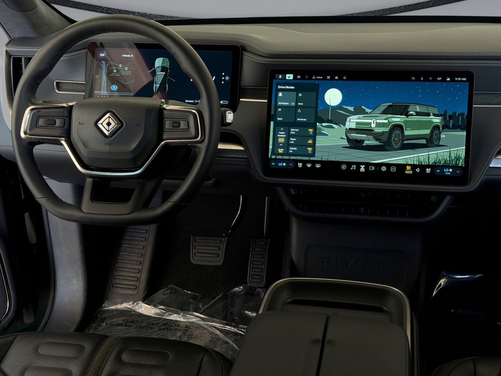 Thumbnail: 2025 Rivian R1S - 19