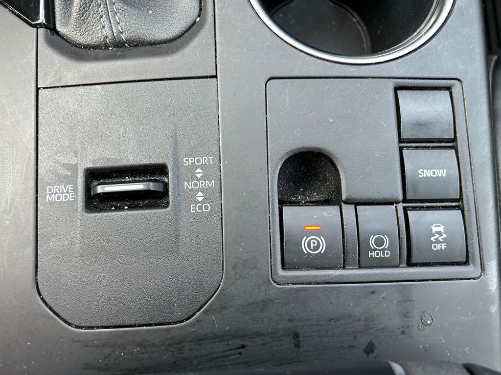 2023 Toyota Highlander XLE 29