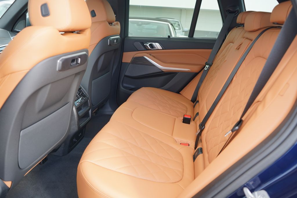 Thumbnail: 2026 BMW X5 - 13