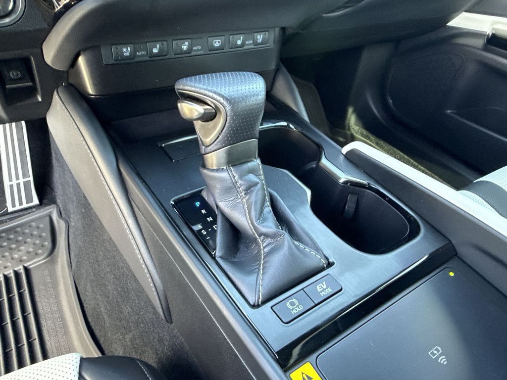 Thumbnail: 2023 Lexus ES - 20