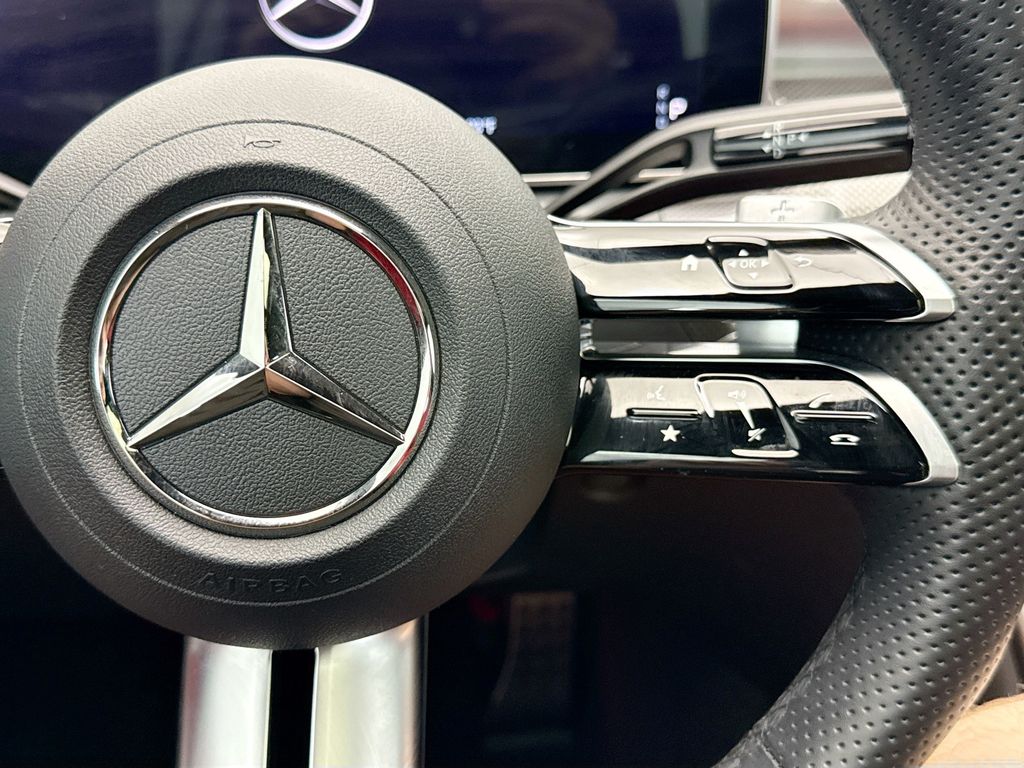 Thumbnail: 2023 Mercedes-Benz C-Class - 12