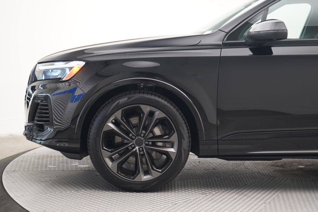 Thumbnail: 2026 Audi Q7 - 2