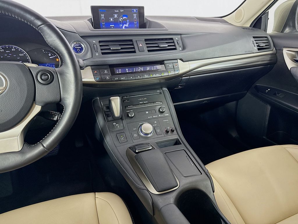 2017 Lexus CT 200h 24