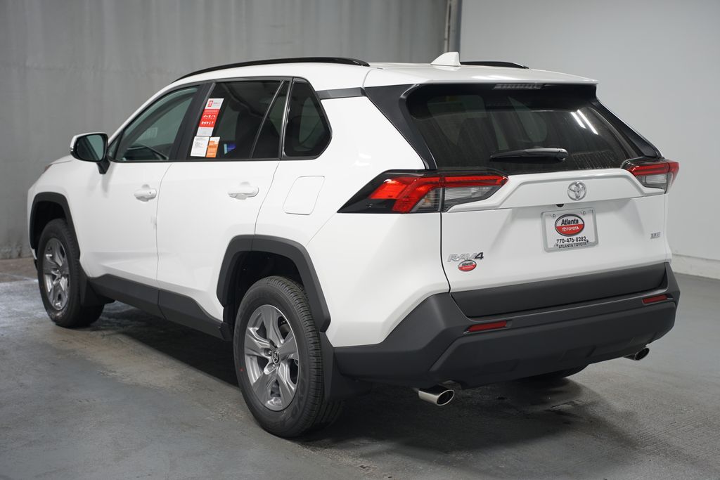 2025 Toyota RAV4 XLE 6