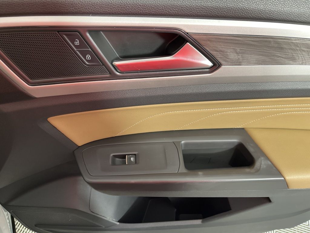 Thumbnail: 2022 Volkswagen Atlas - 11