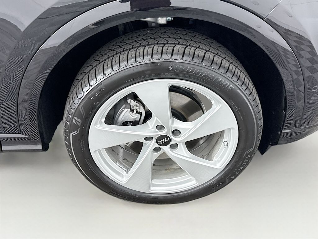 Thumbnail: 2025 Audi Q5 - 31