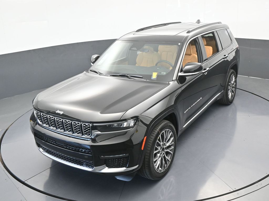 New 2025 Diamond Black Crystal Pearlcoat Jeep Summit image 57
