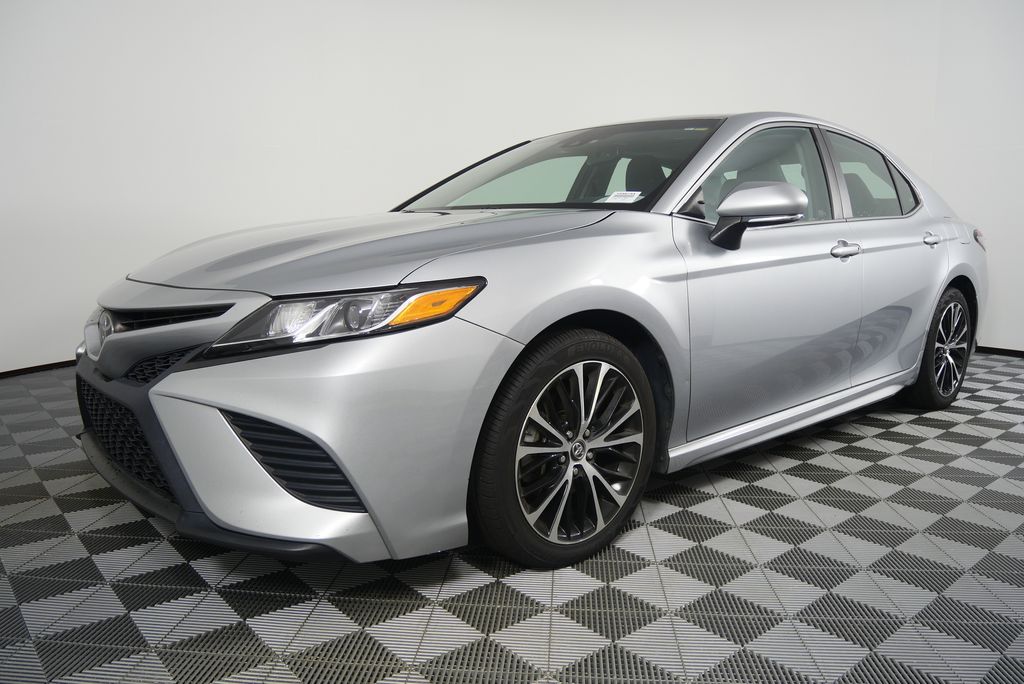 Thumbnail: 2018 Toyota Camry - 8